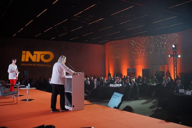 Ministry of Industry Honorary Patron of the Congress INDUSTRY IN TRANSITION